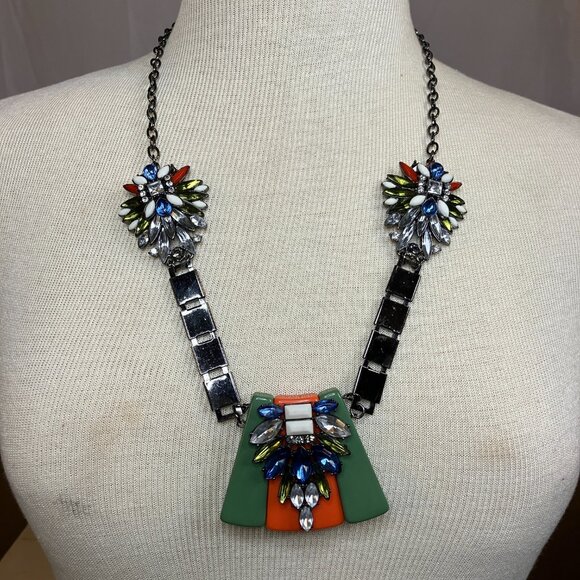 LIVE Closet Clearout - $5 Starts - Picture 6 of 16